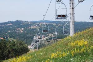 Pogled na planinu ili pogled na planinu iz apartmana