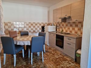 Kuchyň nebo kuchyňský kout v ubytování Apartman Marijana Smojver