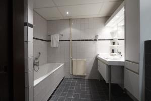 Ένα μπάνιο στο Hotel Zwartewater