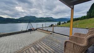 Fotografie z fotogalerie ubytování Kvernesfjorden Apartments v destinaci Averoy