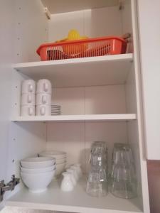 Kuchyňa alebo kuchynka v ubytovaní Cap D 'Agde Studio cabine 5 personnes, vue chenal