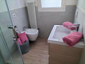 A bathroom at Casa Vacanze Breva