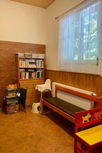 Knihovna v apartmánu