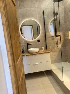 Koupelna v ubytování Appartement de Charme avec Balcon - Le Grand Large