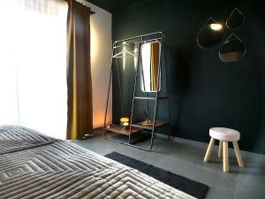 SuiteDreams - Relax Suite Liège客房内的一张或多张床位