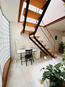 Fotografia z galérie ubytovania Cool loft in the old town with rooftop terrace and fireplace v destinácii Tarifa