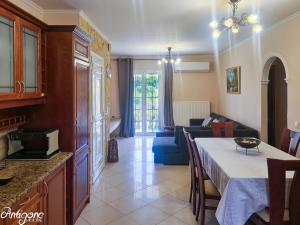 Fotografia z galérie ubytovania Antigone House v destinácii Ajos Stefanos