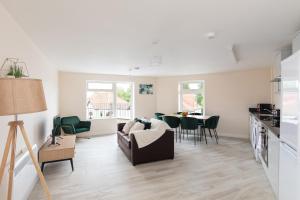 Gallery image of homely - North London Apartments Wembley in Harrow on the Hill