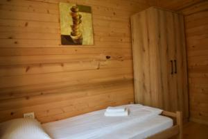 Posteľ alebo postele v izbe v ubytovaní Srna Chalet - Rooms