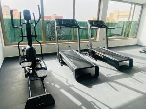Fitness centrum a/nebo fitness zařízení v ubytování Fajr Hotel