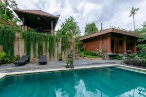 Kolam renang di atau dekat dengan Sanga Suites