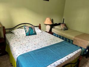 Легло или легла в стая в Shirvan Holiday Apartments Two Bedroom
