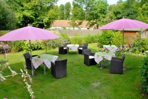 Φωτογραφία από το άλμπουμ του Logis Hôtel De La Chapelle σε Milon-la-Chapelle