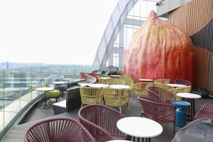 Ein Restaurant oder anderes Speiselokal in der Unterkunft Centara Grand At CentralWorld 