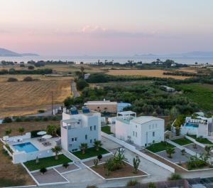 Fotografia z galérie ubytovania Xenos Villa 4 - Luxury Villa With Private Swimming Pool Near The Sea v destinácii Tigaki