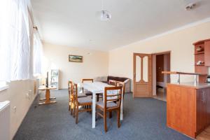 Cucina o angolo cottura di Apartmány Domek u lesa