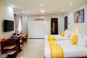 טלויזיה ו/או מרכז בידור ב-Khách Sạn Lạc Hồng Mỹ Tho - Lac Hong My Tho Hotel