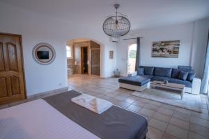 Ένα ή περισσότερα κρεβάτια σε δωμάτιο στο Villa Riposa +23 φωτογραφίες