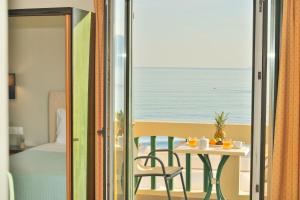 Vue générale sur la mer ou vue sur la mer prise depuis l'hôtel
