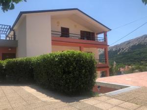 Nespecifikovaný výhled na hory nebo výhled na hory při pohledu z apartmánu