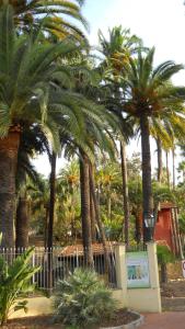 A garden outside Appartamento Bordighera