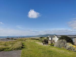 Imagen de la galería de Sea and Mountain view Sunbeach Holiday Snowdonia, en Llwyngwril