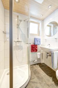 Kúpeľňa v ubytovaní Haus Tuklar + 37 fotografií