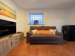 TV a/nebo společenská místnost v ubytování Casa Maribel Cangas de Onís VV-2009-AS