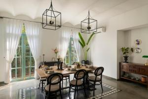 Χώρος καθιστικού στο Villa Cardo 4 BHK in Assagao with Huge Private Pool & Big Garden Standalone Villa with Caretaker & Security