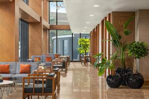 Posezení v ubytování Ramada Plaza by Wyndham Samsun