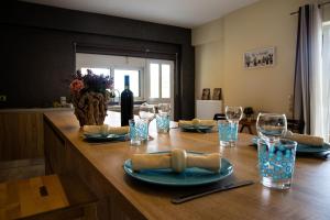 Gambar di galeri bagi Relaxing family house with garden in Avra, Rafina di Rafina