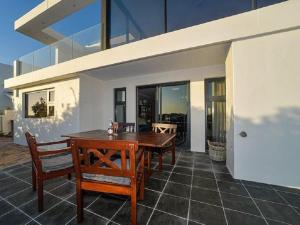 Gallery image of Orca House in Yzerfontein