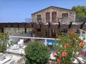 The swimming pool at or close to Casolare La Torre