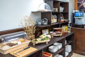 Jedlo v ubytovaní bed & breakfast alebo blízkom okolí