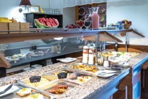 Jedlo v ubytovaní bed & breakfast alebo blízkom okolí