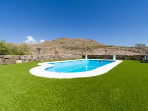 Der Swimmingpool an oder in der Nähe von Salobre private pool overlooking to the golf course- Pet friendly