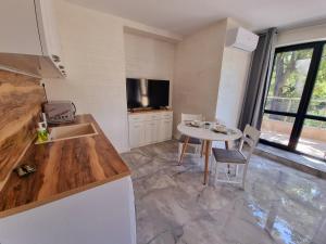 Et tv og/eller underholdning på СТУДИО АВА