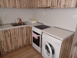 Afbeelding uit fotogalerij van Апартамент Желева in Pomorie