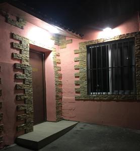 Budova, kde se kapslový hotel nachází