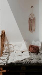 Postel nebo postele na pokoji v ubytování S t r e h ë z a + 24 fotografií