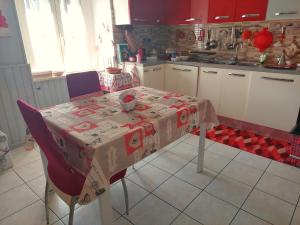 Kuchyň nebo kuchyňský kout v ubytování Casa Vacanze La Piazzz + 5 fotografií