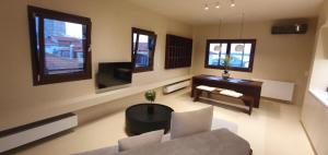 Gallery image of Ammos ikia in Ouranoupoli +18 photos