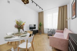 Gallery image of oompH Warsaw Central Stylish Vintage Apartment in Warsaw