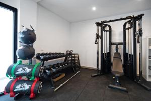 Posilňovňa alebo fitness centrum v ubytovaní Lola Sea Villa