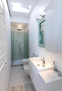 Koupelna v ubytování Magnifico appartamento Dominique Jesolo Lido Carraro Immobiliare - Family Apartments