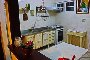 Køkken eller tekøkken på Casa espaçosa a 15 min. a pé do Centro Histórico