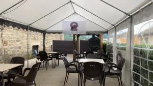 A restaurant or other place to eat at El cordal de laciana