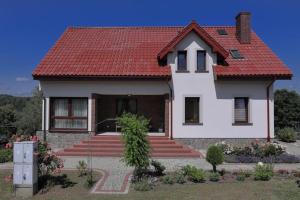 Budynek, w którym mieści się gospodarstwo agroturystyczne