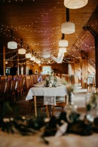 Restaurace v ubytování Hotel Žalý Apartmány + 37 fotografií