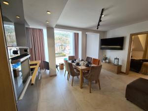 Kuchyňa alebo kuchynka v ubytovaní Apartament Royal Szczyrk